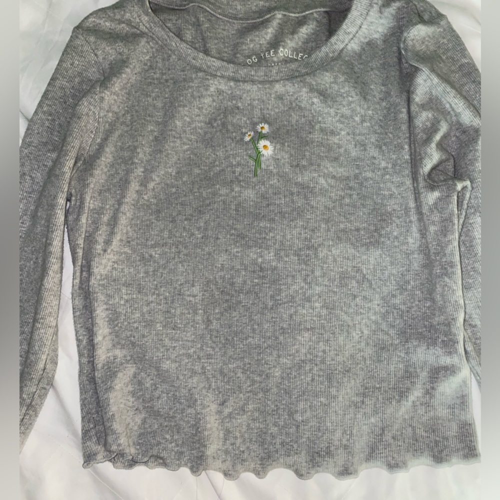 Cute grey long sleeve shirt